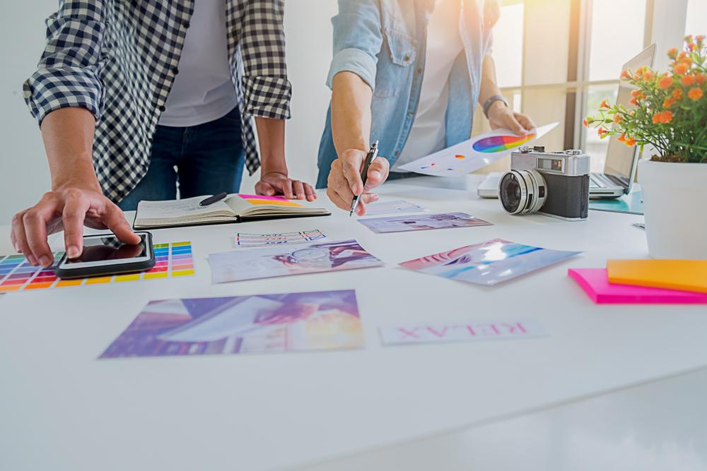 Uitwerking Bij de opstart van een nieuwe zaak is het belangrijk dat u onmiddellijk in orde bent met de wettelijke verplichtingen. Als financiële partner begeleiden wij u nauwgezet.